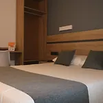 Alda Plaza 게스트하우스 *